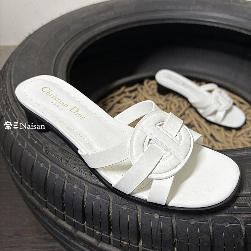 ▶ D-Club Slide, photo 1
