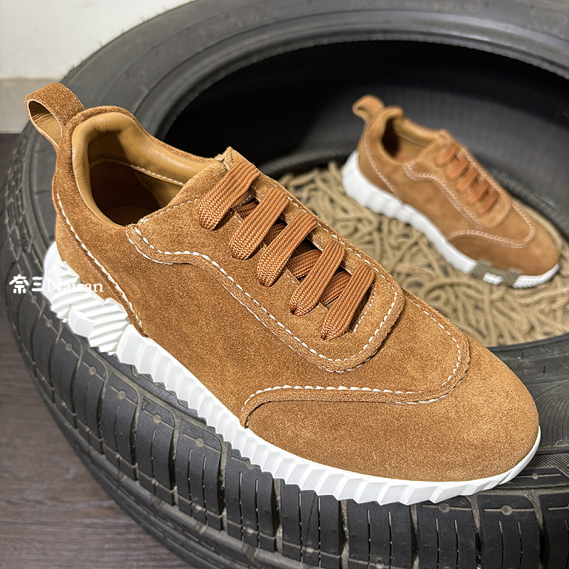 ▶ Bouncing Sneaker, photo 1