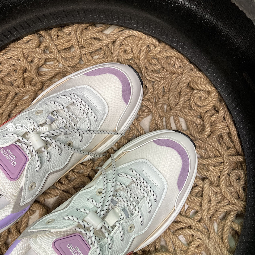 ▶ VT Sneakers - Image 6