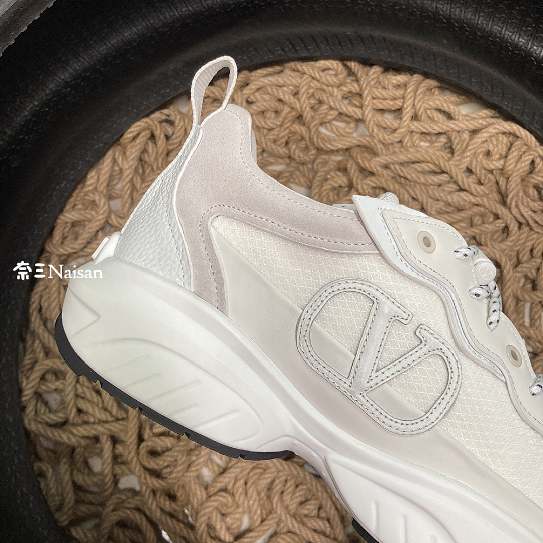 ▶ VT Sneakers - Image 12
