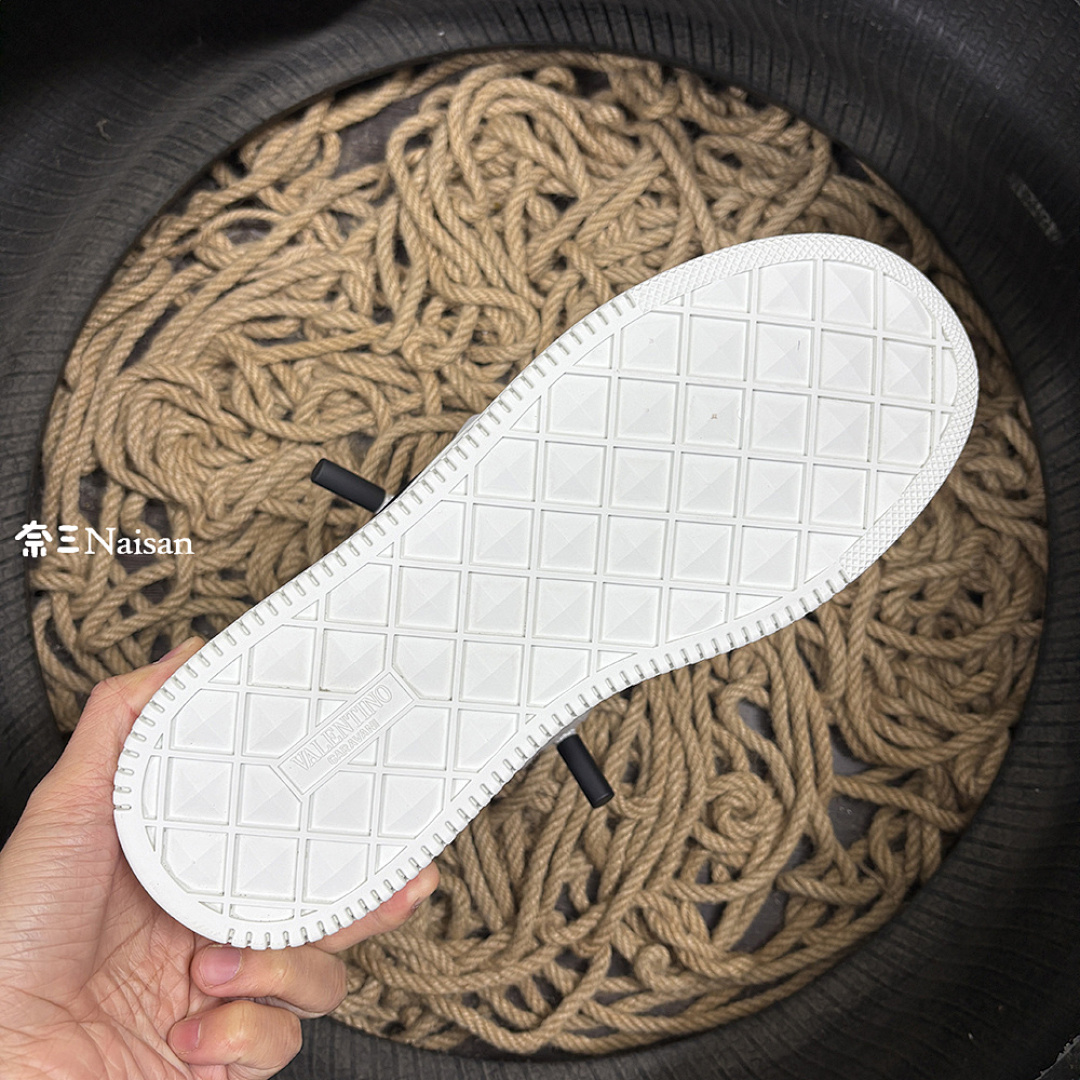 On Running One Stud Xl Low-Top Sneaker - Image 16