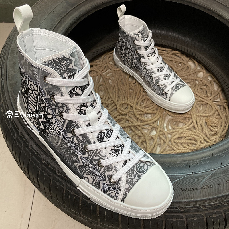 ▶ High Top Sneakers, photo 1