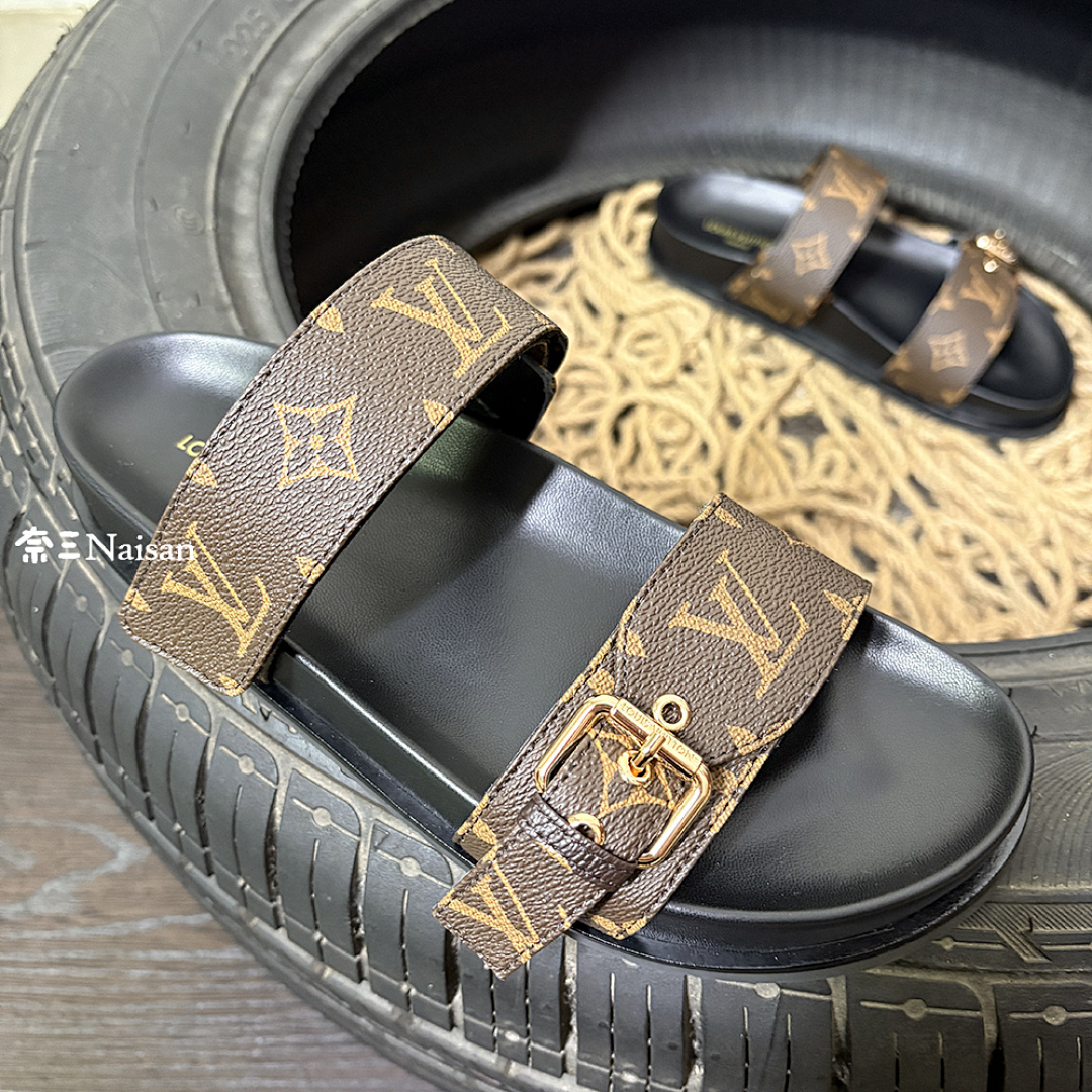 ▶ 1V Sandals, photo 1