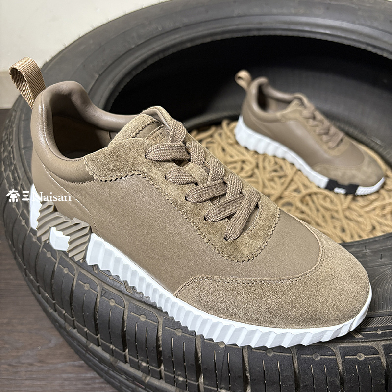 ▶ Bouncing Sneaker, photo 1