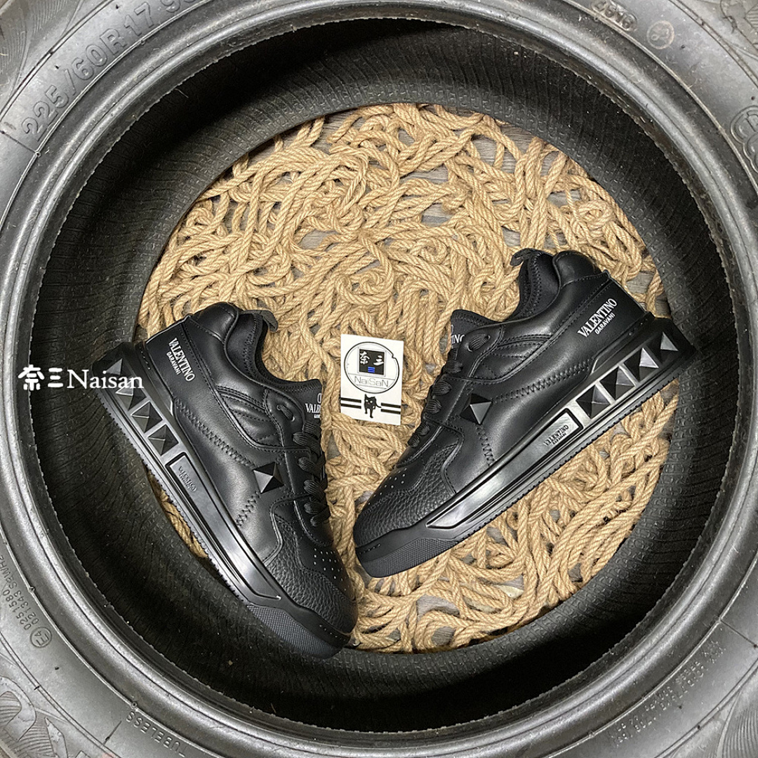 On Running ONE STUD MID-TOP SNEAKER IN NAPPA LEATHER - Image 3