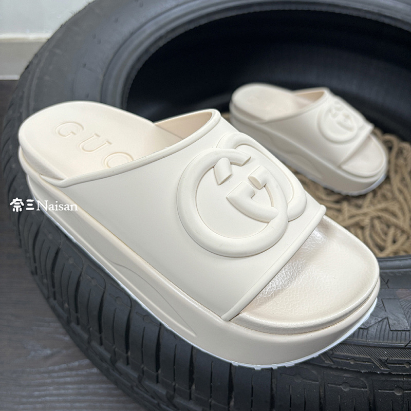 ▶ SLIDE SANDAL WITH INTERLOCKING G, photo 1