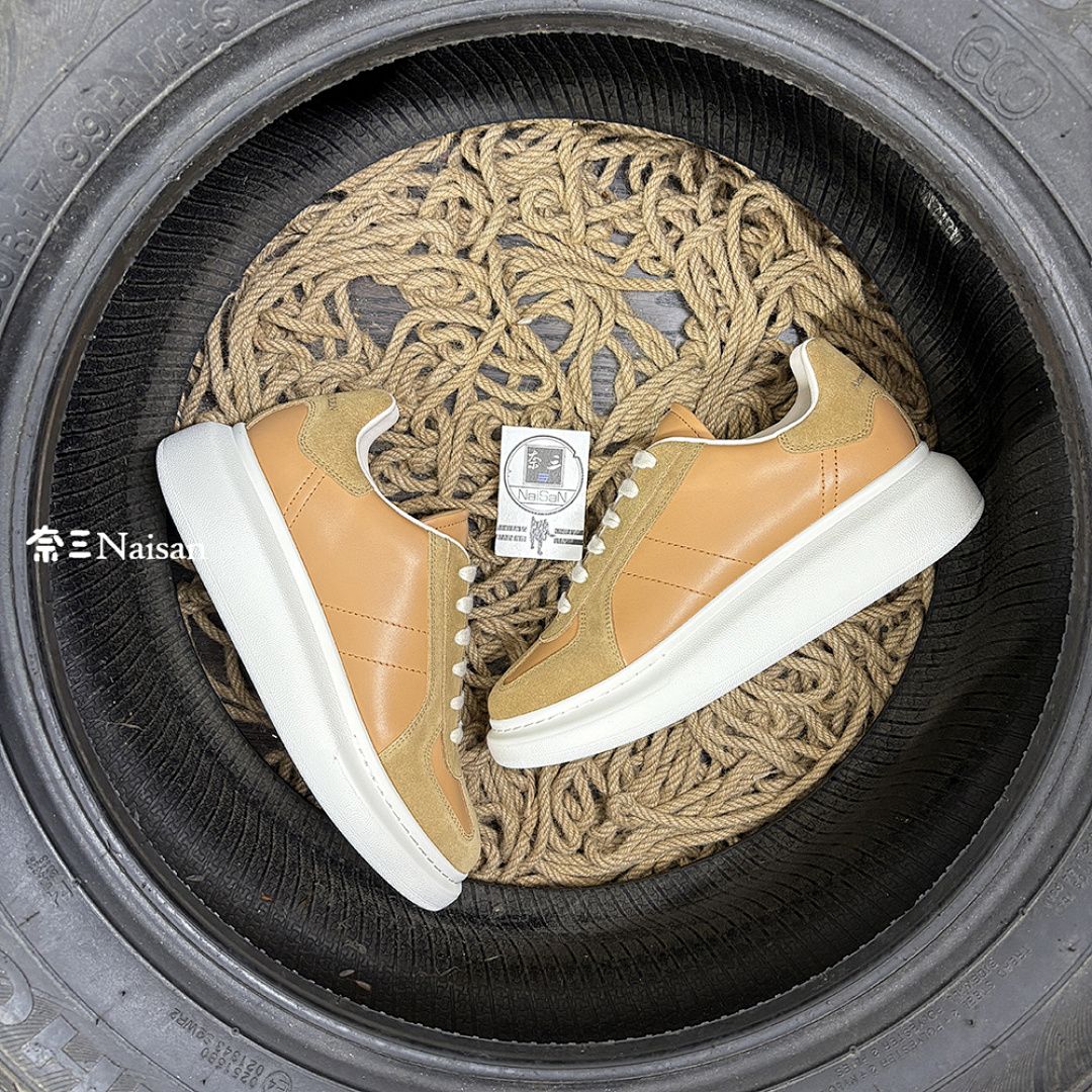 ▶ Alexander McQueen Retro Sneaker - Image 3
