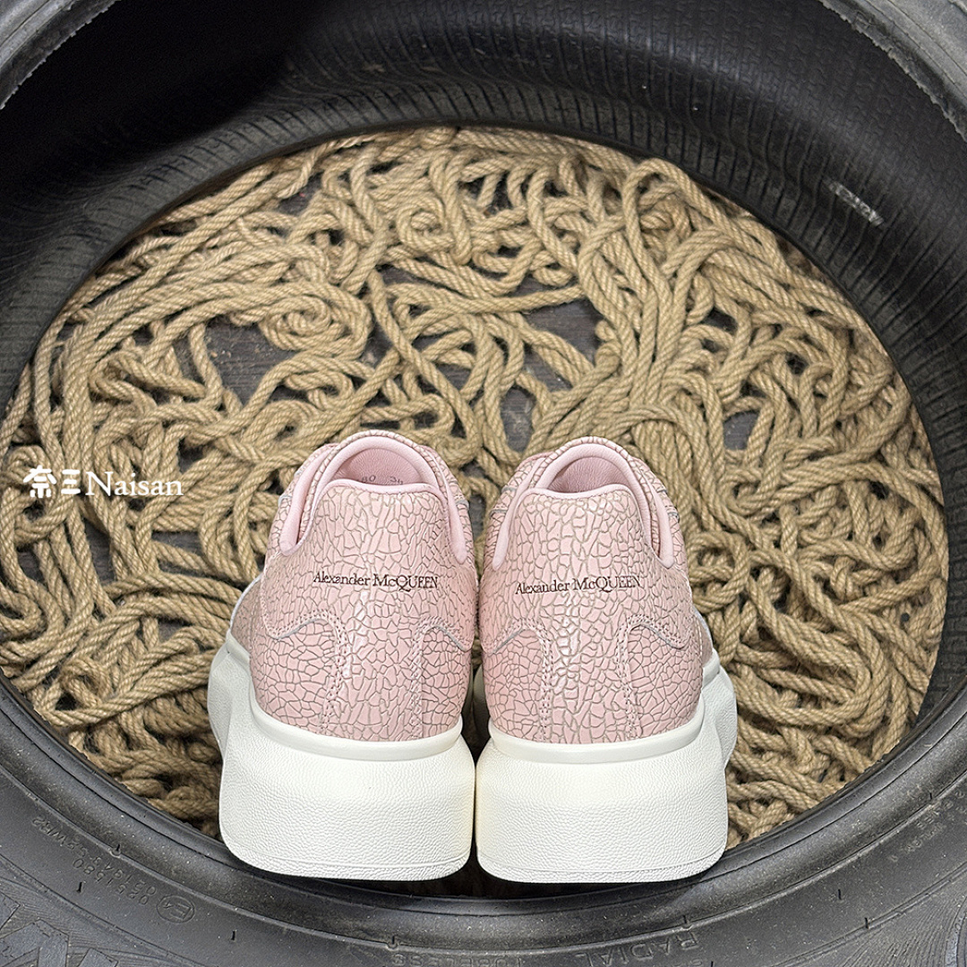 ▶ Alexander McQueen Retro Sneaker - Image 10