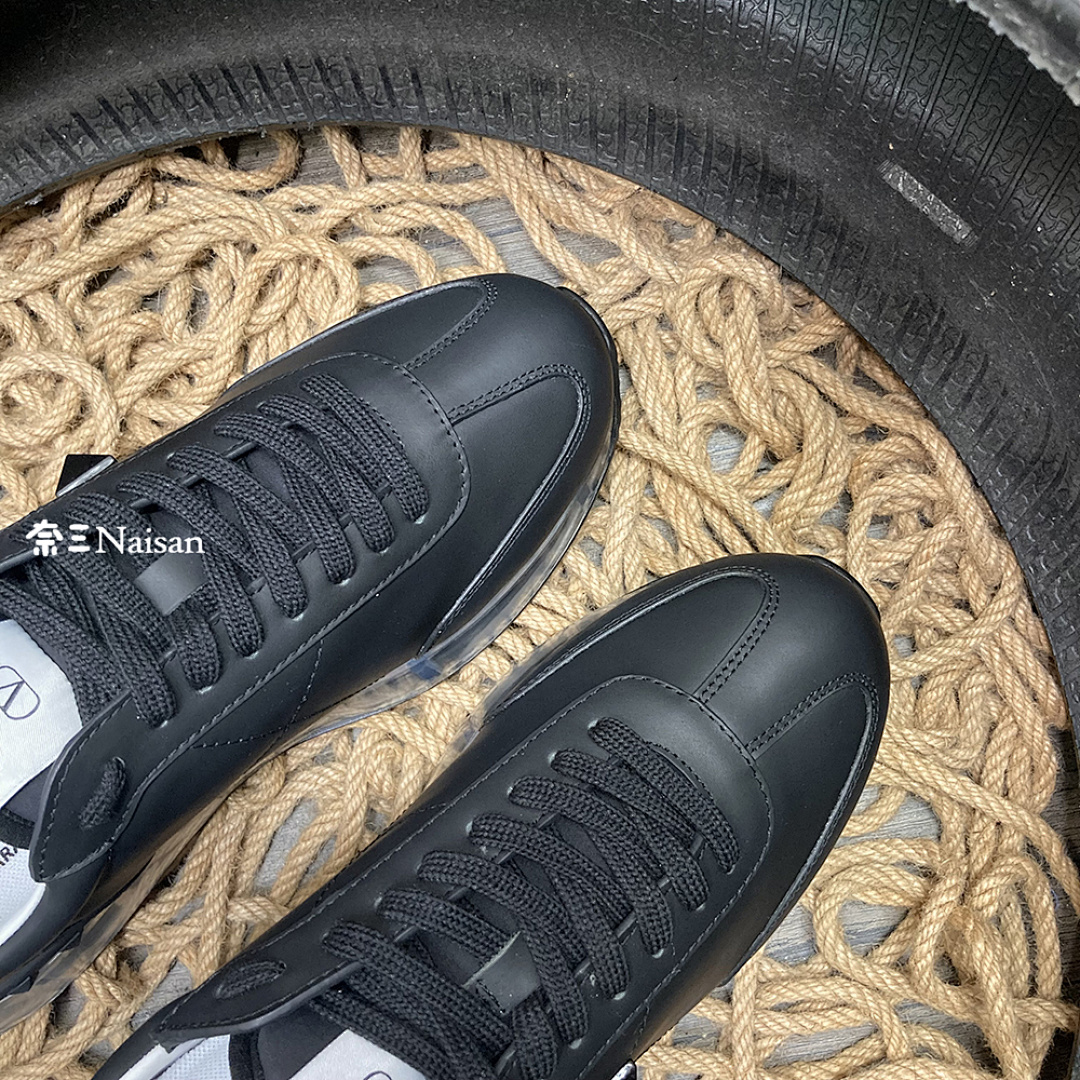 ▶ STUD AROUND LOW-TOP CALFSKIN AND NAPPA - Image 6