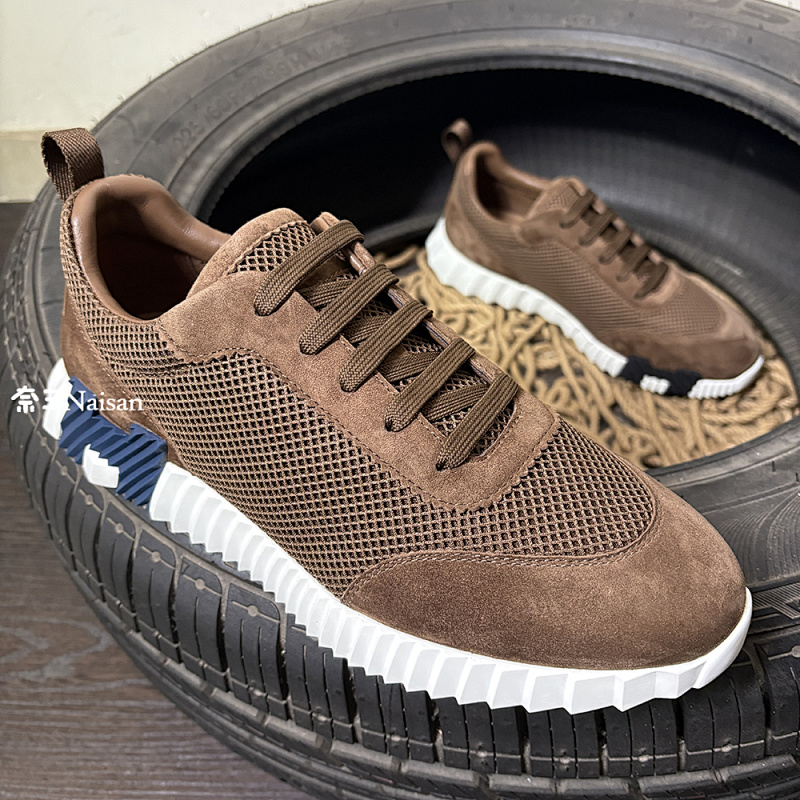 ▶ Bouncing Sneaker, photo 1