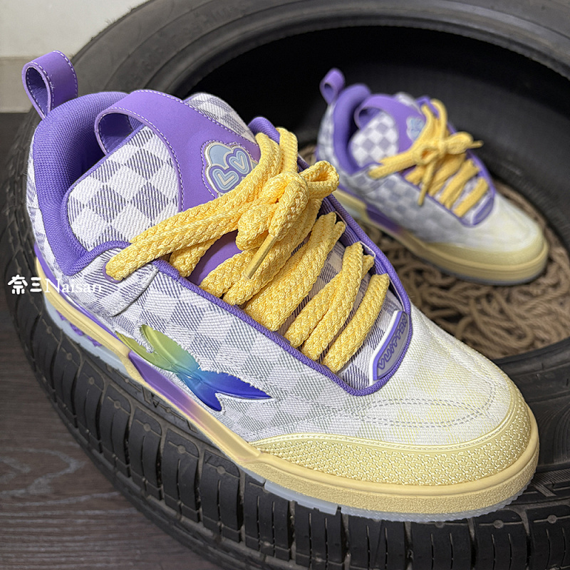 ▶ LV Skate Trainers, photo 1