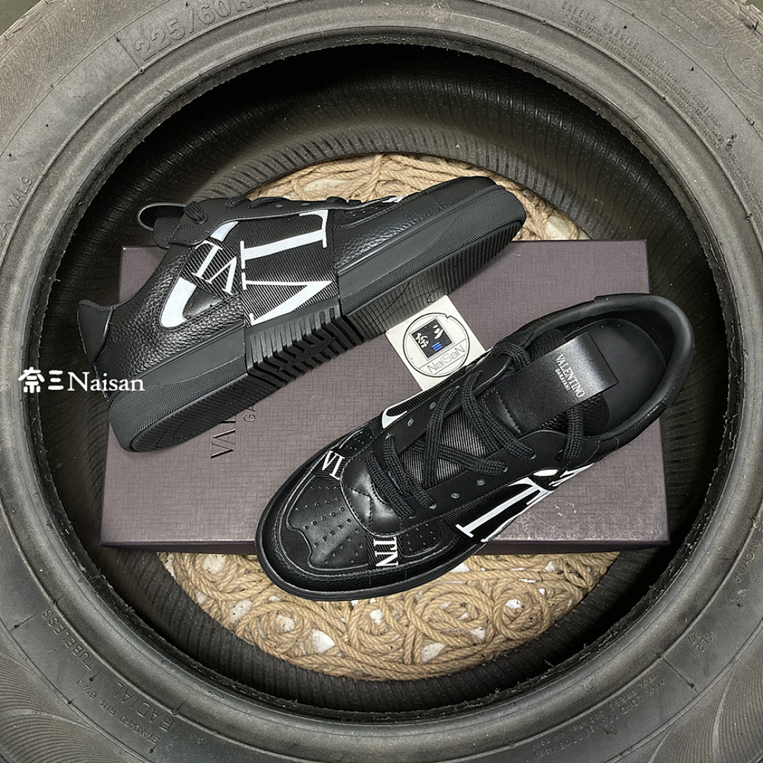 ▶ VL7N SNEAKER - Image 2