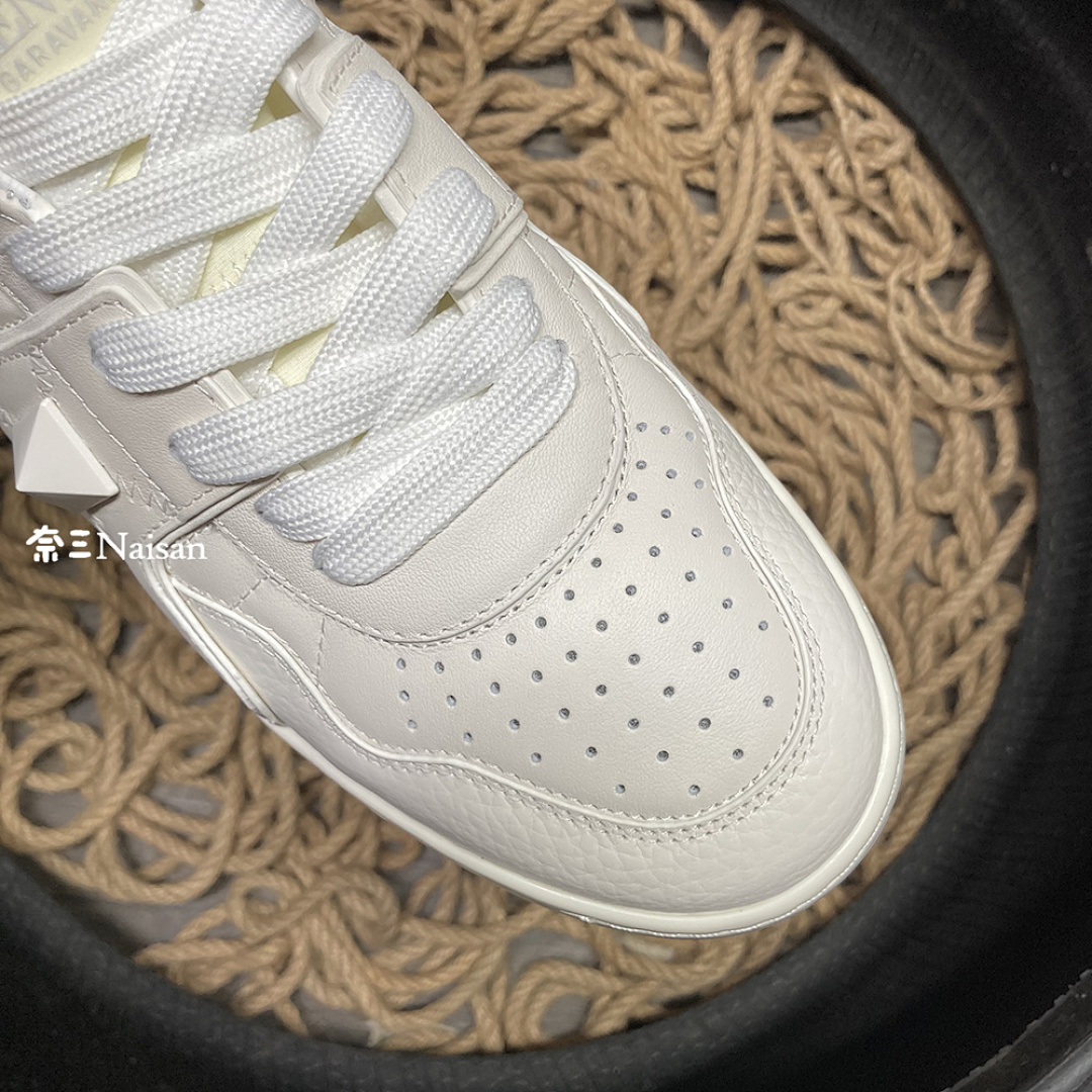 On Running ONE STUD MID-TOP SNEAKER IN NAPPA LEATHER - Image 14