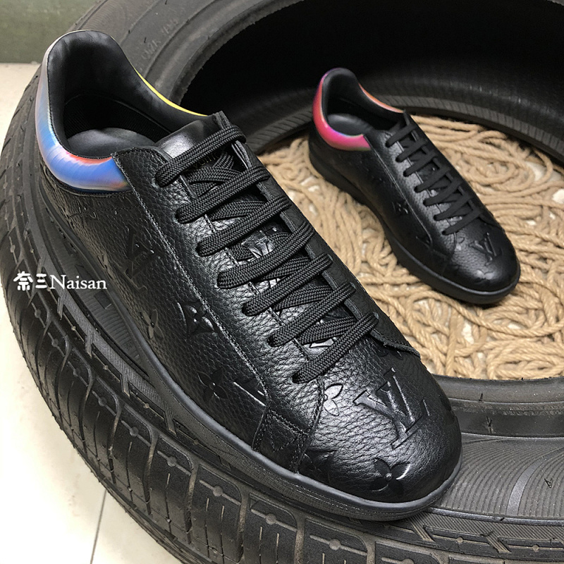 ▶ LUXEMBOURG Sneakers, photo 1