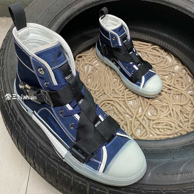 ▶ High Top Sneakers, photo 1