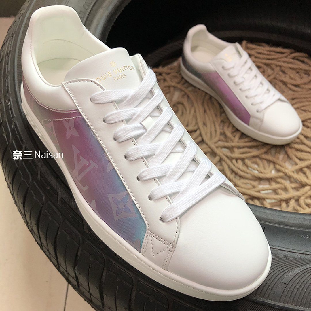 ▶ 1V Sneakers, photo 1
