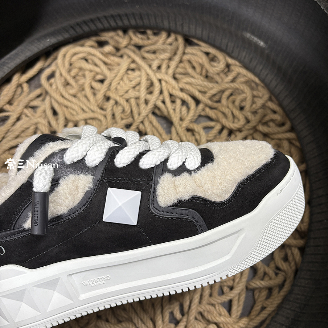 On Running One Stud Xl Low-Top Sneaker - Image 13