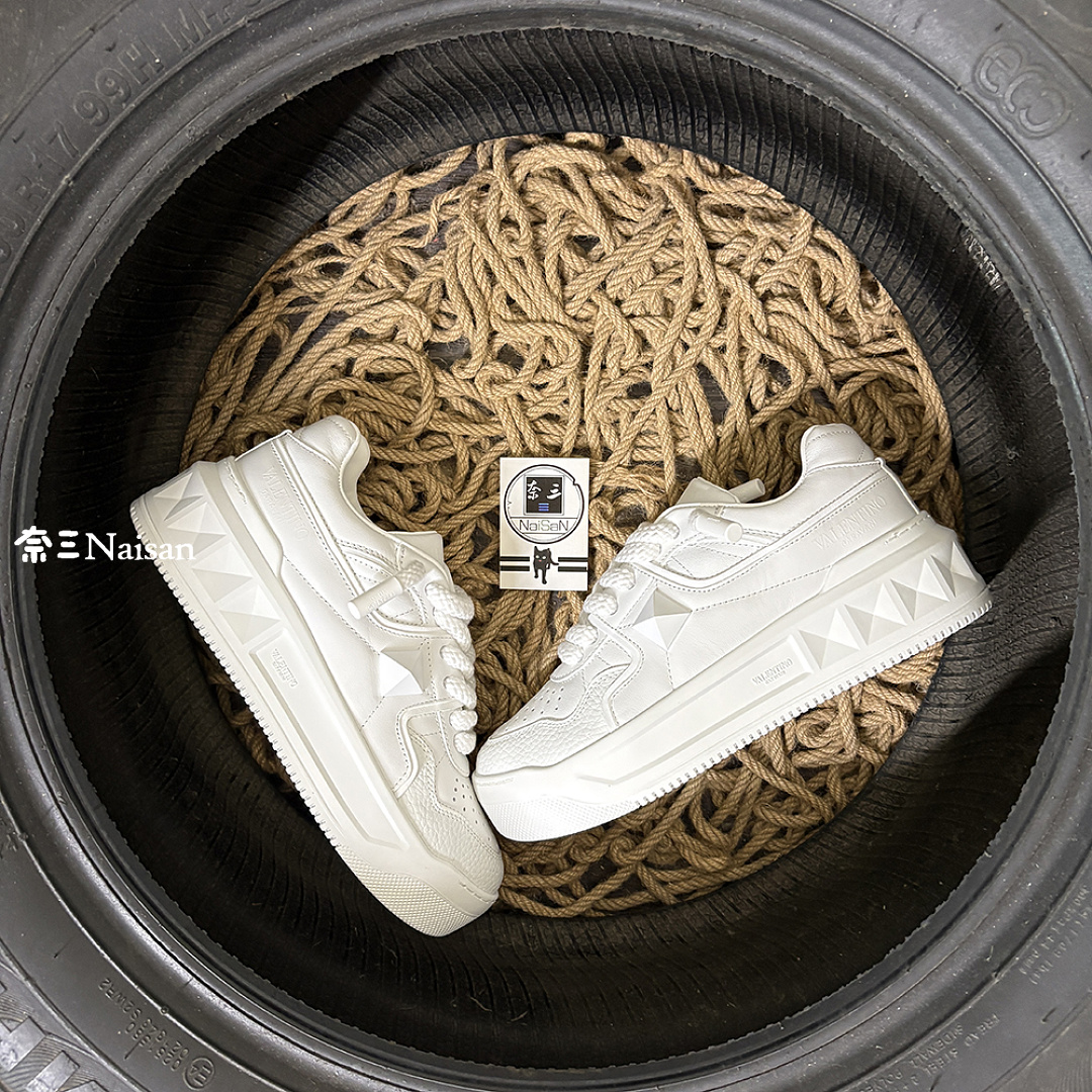 On Running ONE STUD XL NAPPA LEATHER LOW-TOP - Image 3