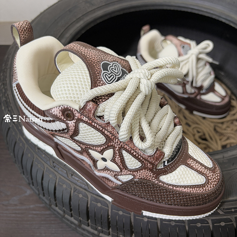 ▶ LV Skate Trainers, photo 1