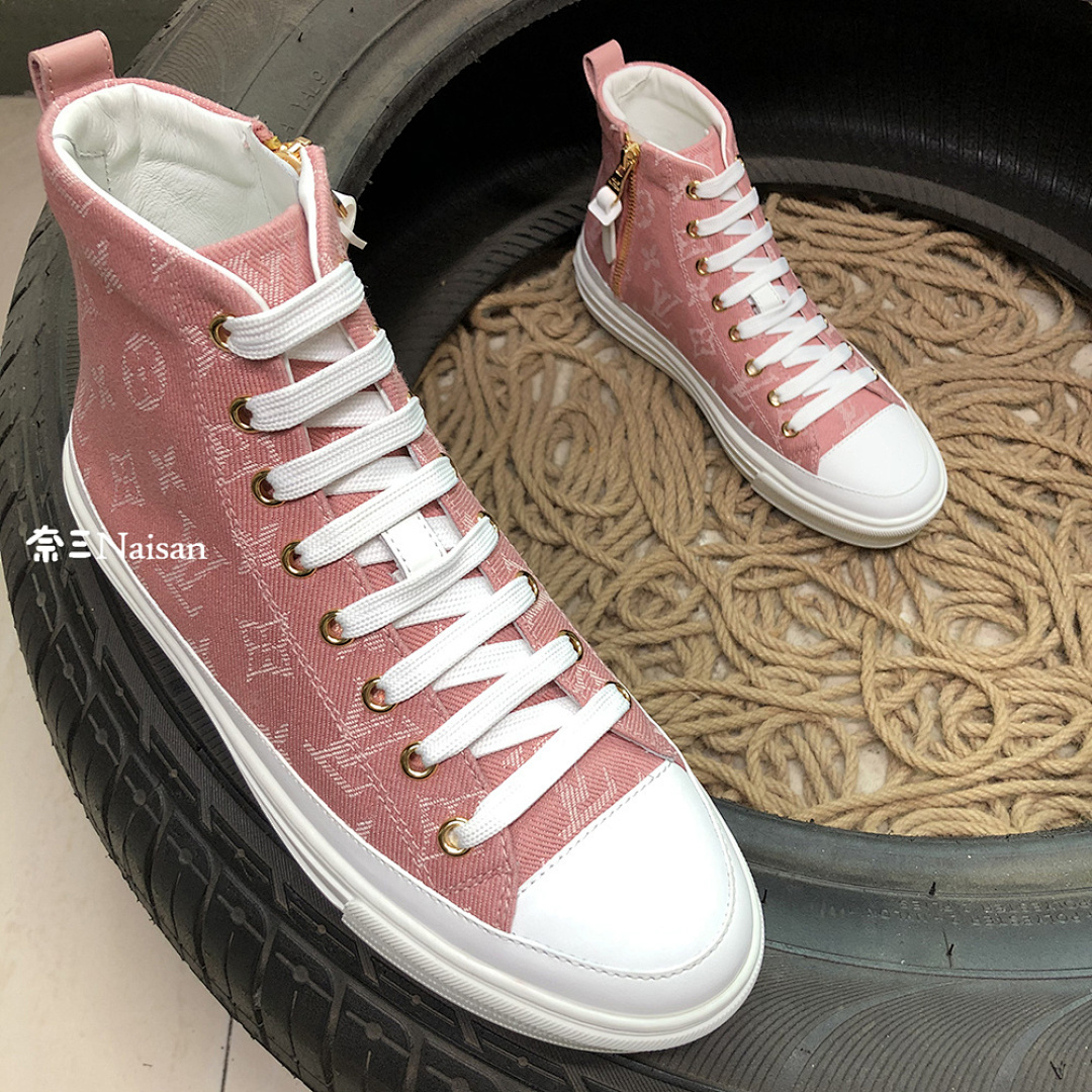 ▶ Stellar Sneaker, photo 1