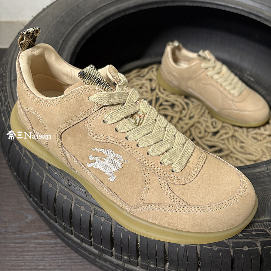 ▶ Matrix Sneakers, photo 1
