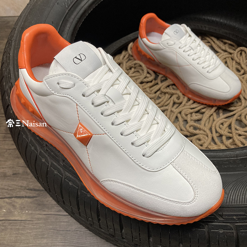 ▶ STUD AROUND LOW-TOP CALFSKIN AND NAPPA