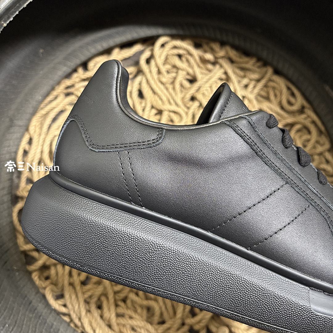 ▶ Alexander McQueen Retro Sneaker - Image 13