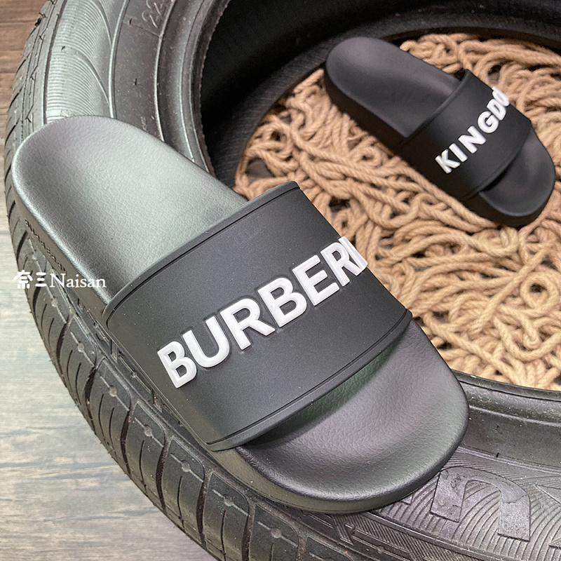 ▶ Burberry Slides, photo 1