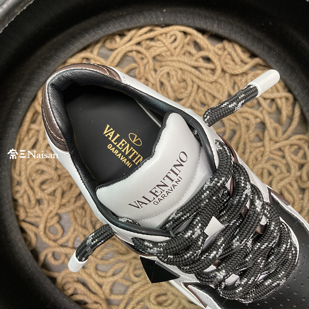 On Running ONE STUD XL NAPPA LEATHER LOW-TOP - Image 13