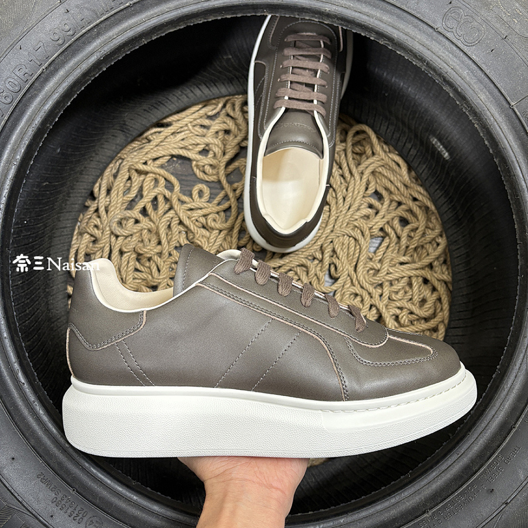 ▶ Alexander McQueen Retro Sneaker - Image 8
