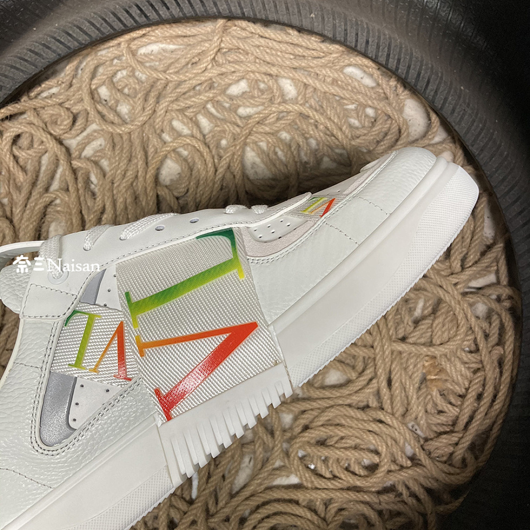 ▶ VL7N SNEAKER - Image 12