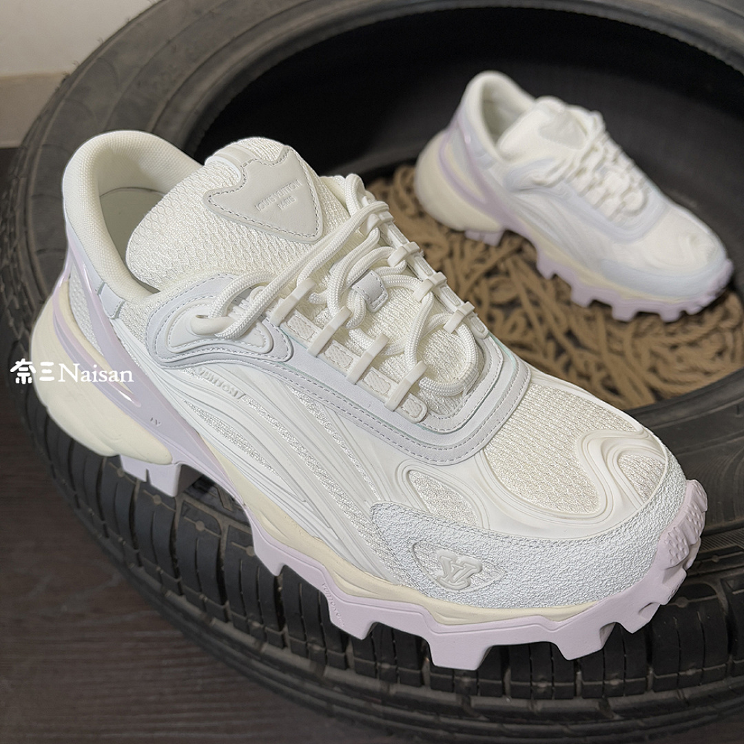 ▶ Summit Trainers, photo 1