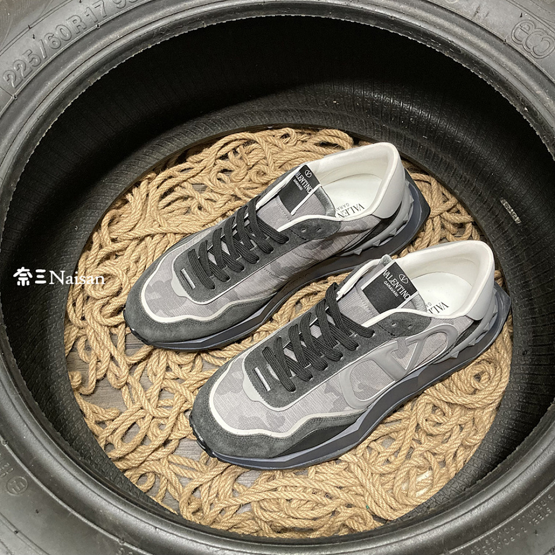 ▶ Valentino Sneakers - Image 7