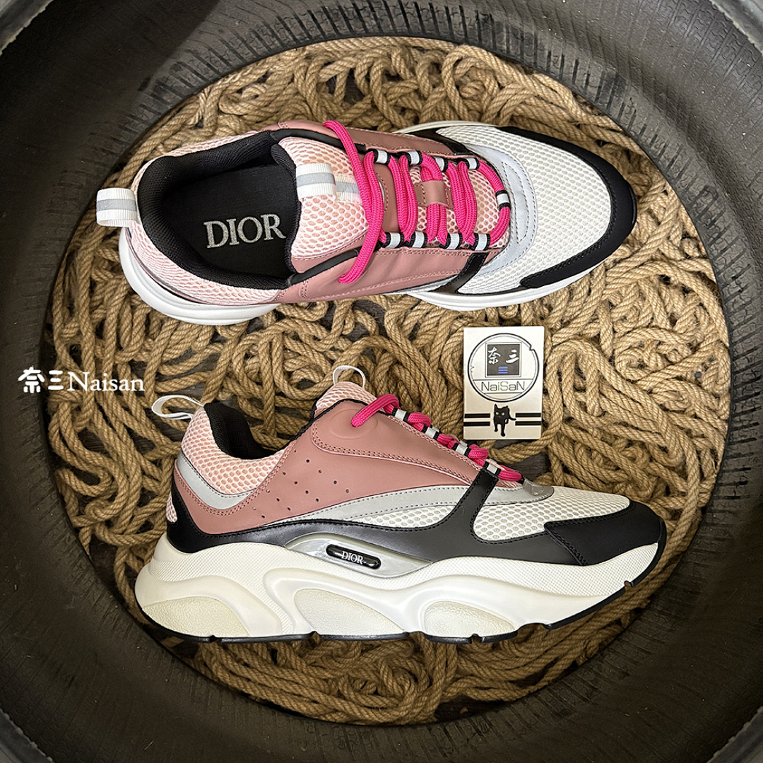 ▶ Sneakers, photo 1