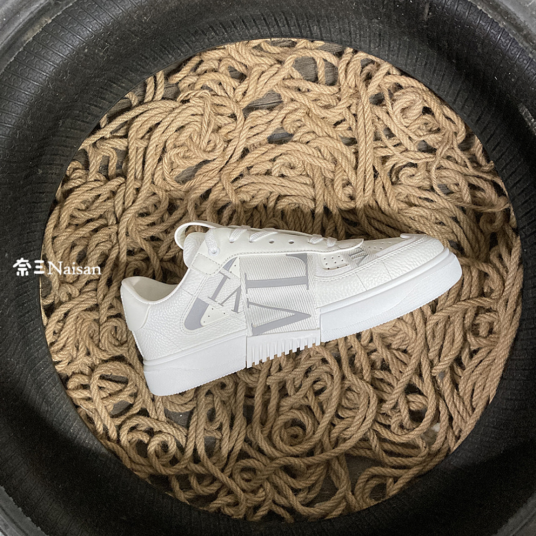 ▶ VL7N SNEAKER - Image 10