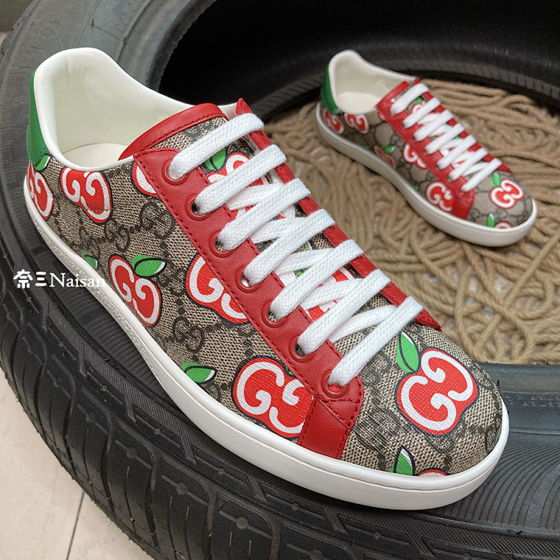 ▶ Ace Sneaker With GG Apple Print, photo 1
