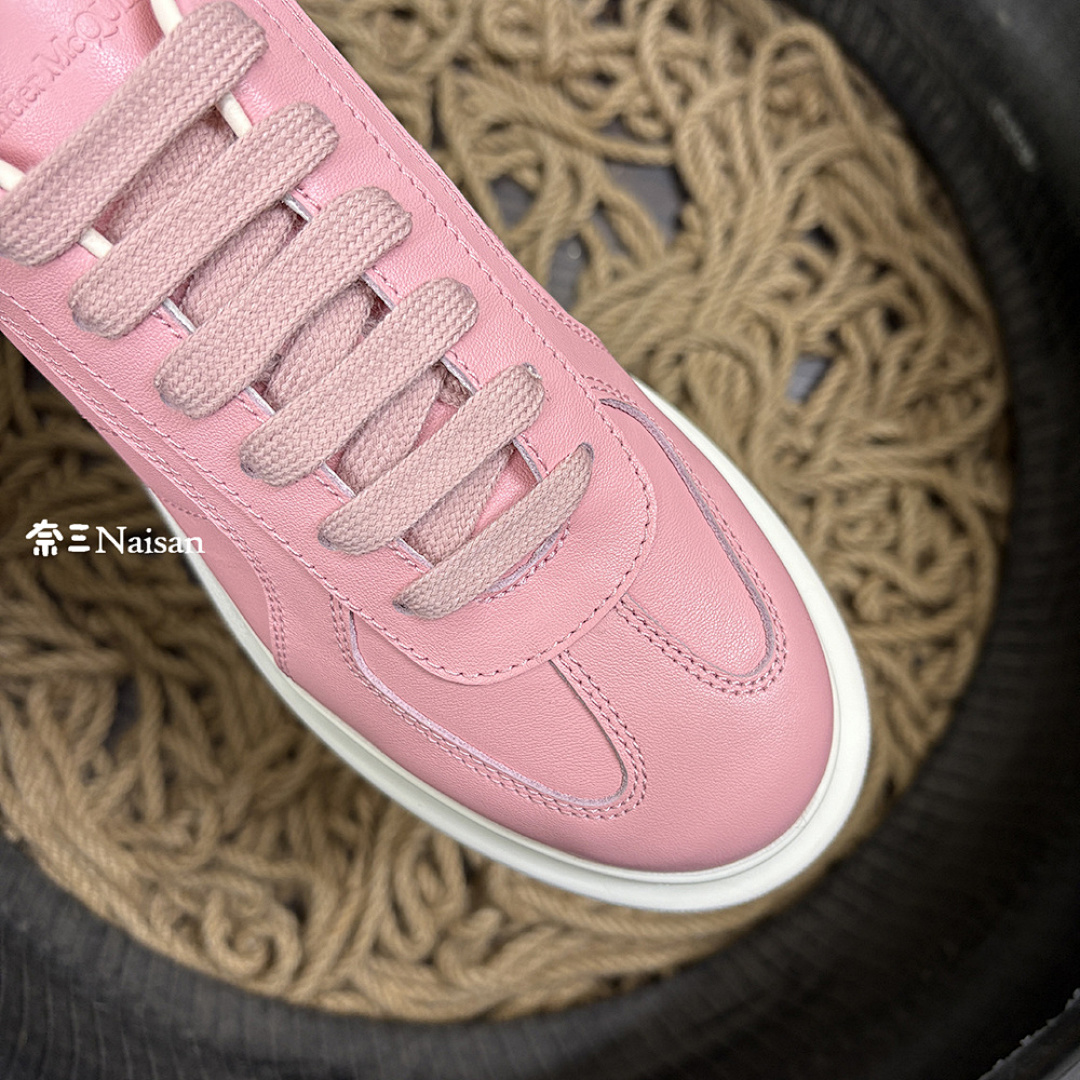 ▶ Alexander McQueen Retro Sneaker - Image 16