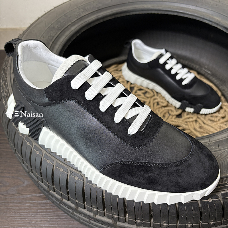 ▶ Bouncing Sneaker, photo 1