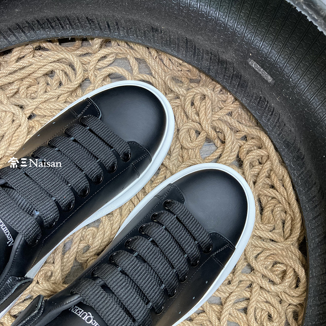 Christian Louboutin Alexander McQueen Sneaker With Interchangeable Tab - Image 6