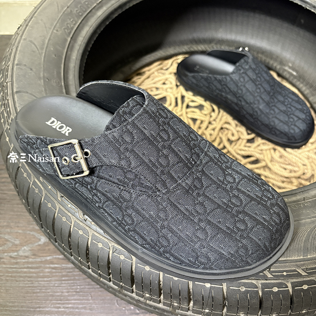 ▶ Dior Sandals, photo 1