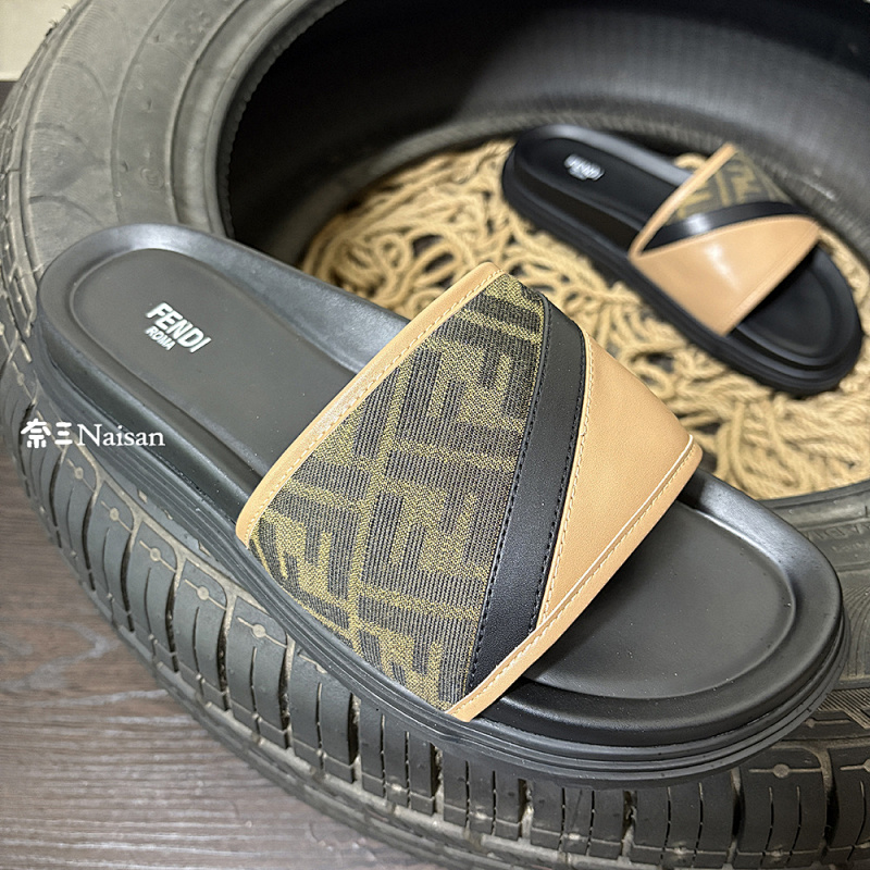 ▶ Fendi Slide, photo 1