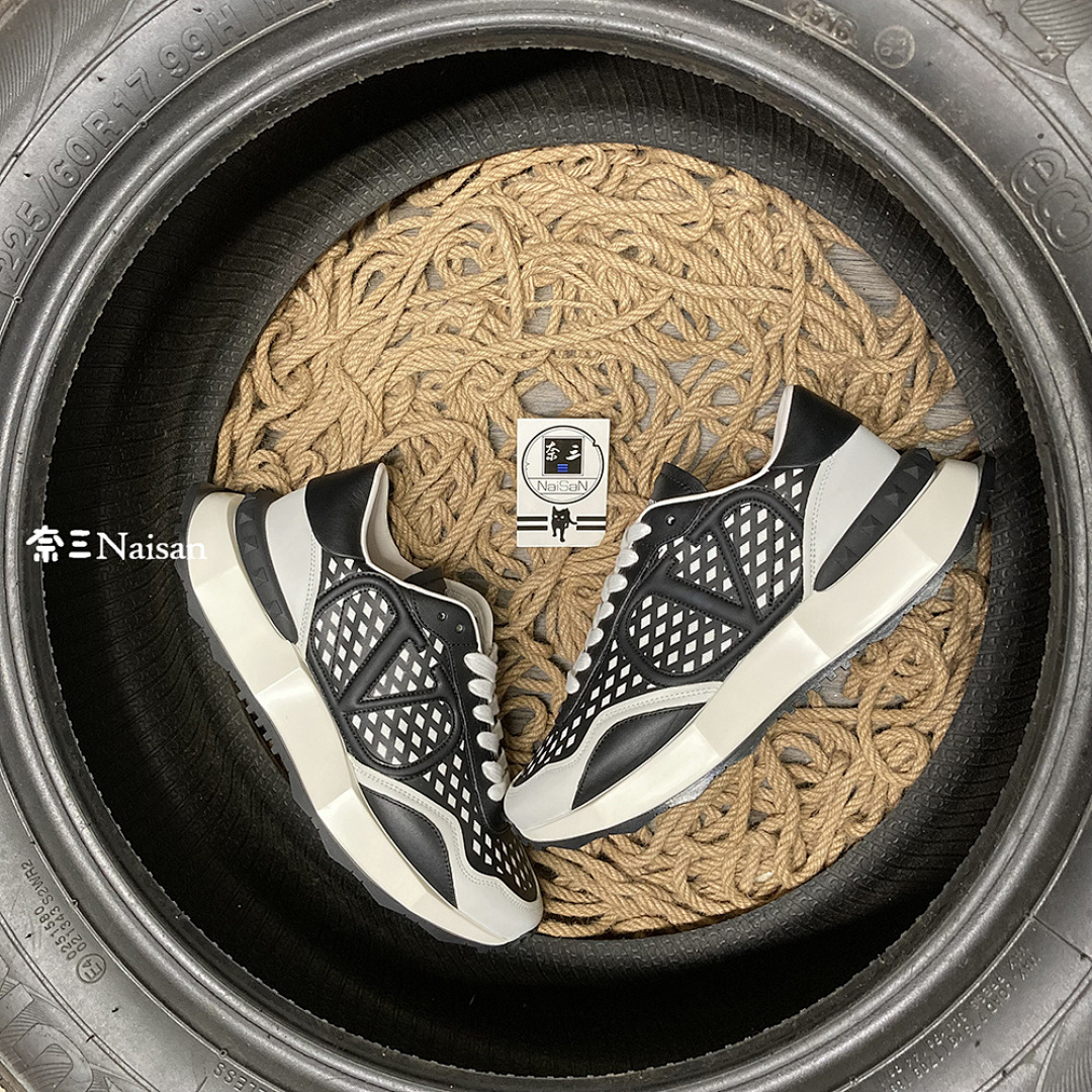 ▶ Valentino Sneakers - Image 3