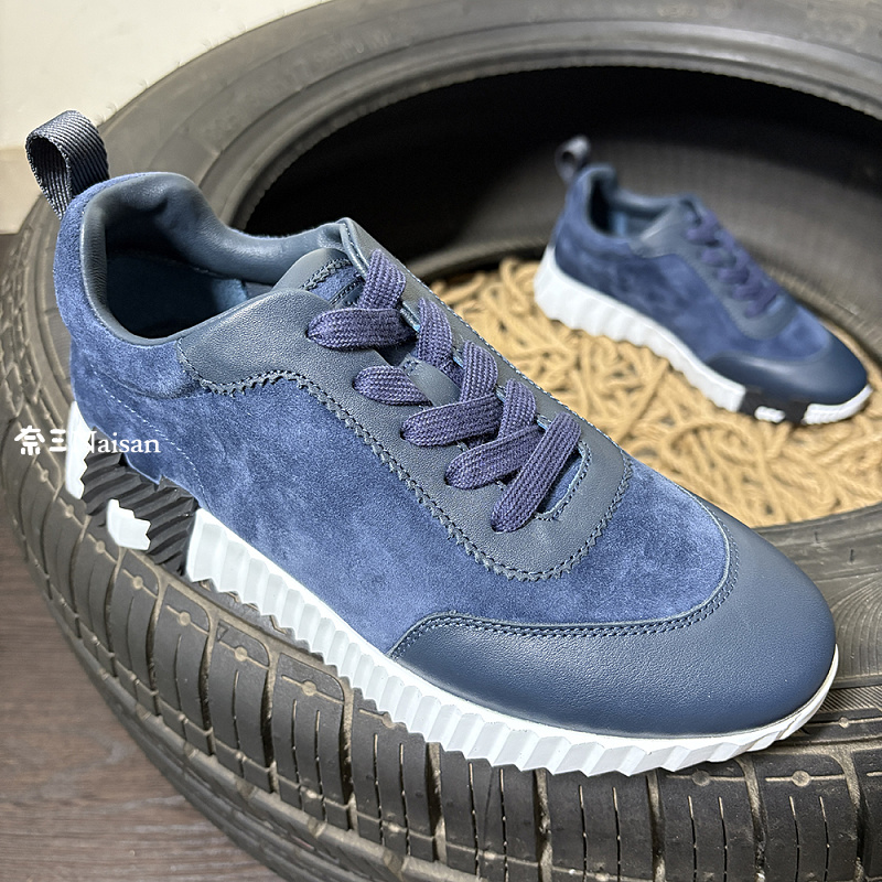 ▶ Bouncing Sneaker, photo 1