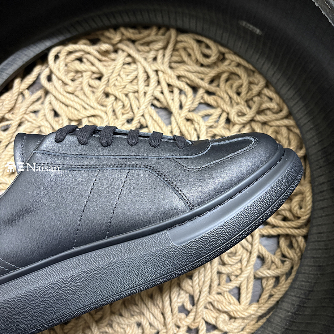 ▶ Alexander McQueen Retro Sneaker - Image 14