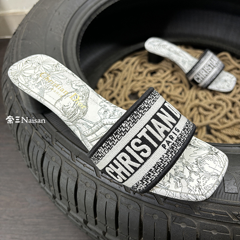 ▶ Dway Heeled Slide, photo 1