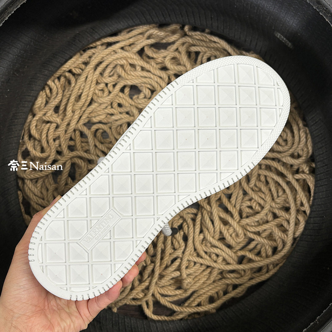 On Running ONE STUD XL NAPPA LEATHER LOW-TOP - Image 17
