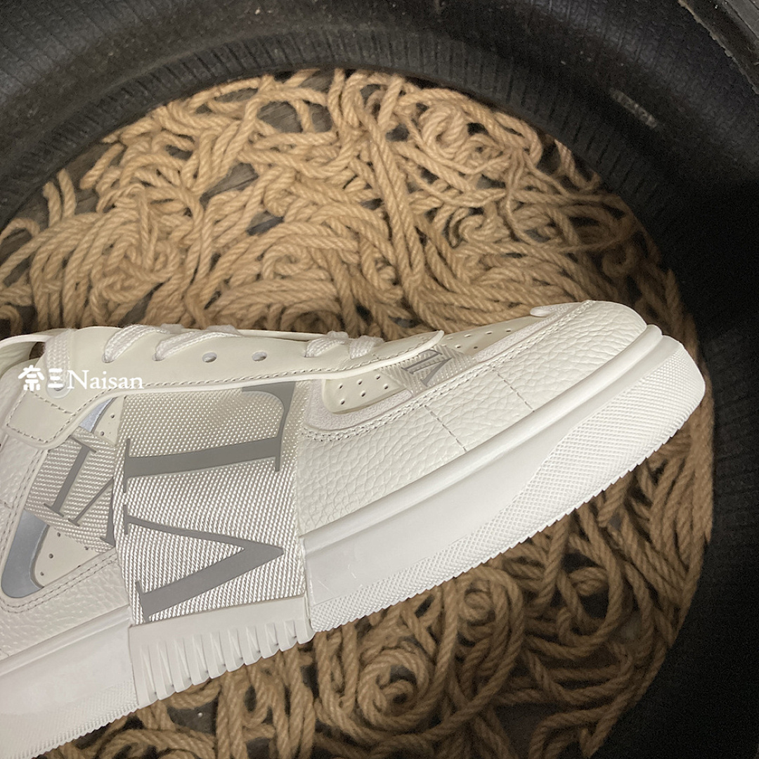 ▶ VL7N SNEAKER - Image 12