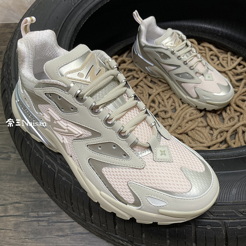 ▶ LV RUNNER, photo 1