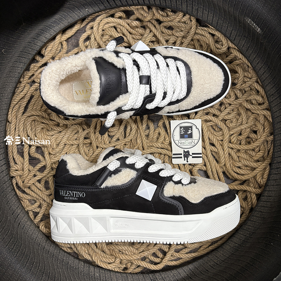 On Running One Stud Xl Low-Top Sneaker - Image 3