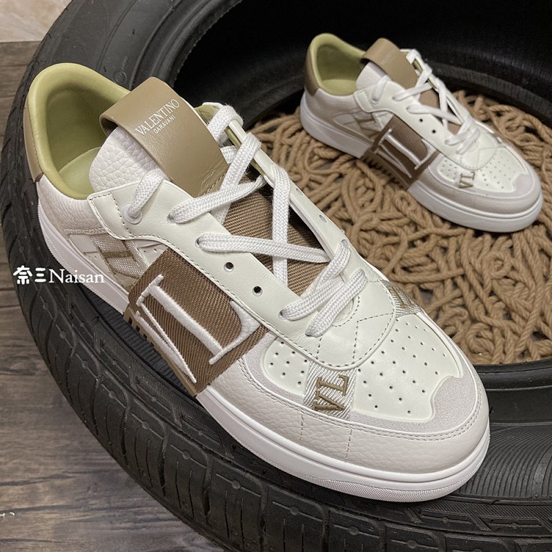 ▶ VL7N SNEAKER